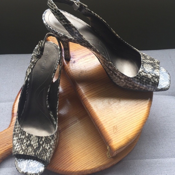 Tahari Shoes - Tahari Robin Brown Leather Shoes Size 9